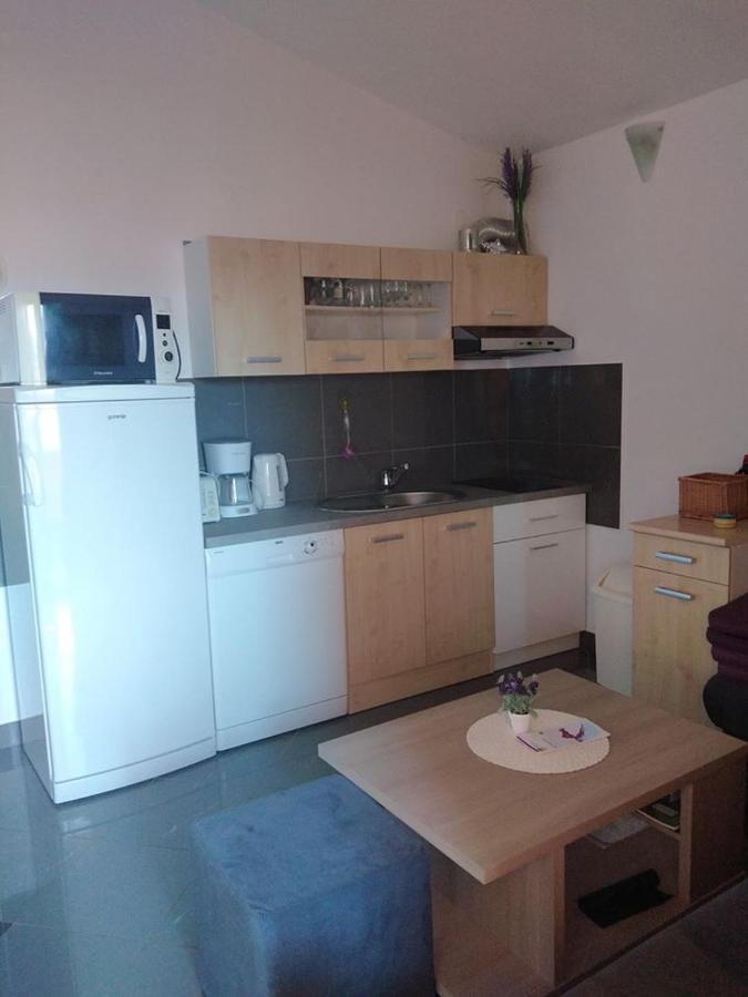Apartmani Ivankovic Карлобаг Екстериор снимка