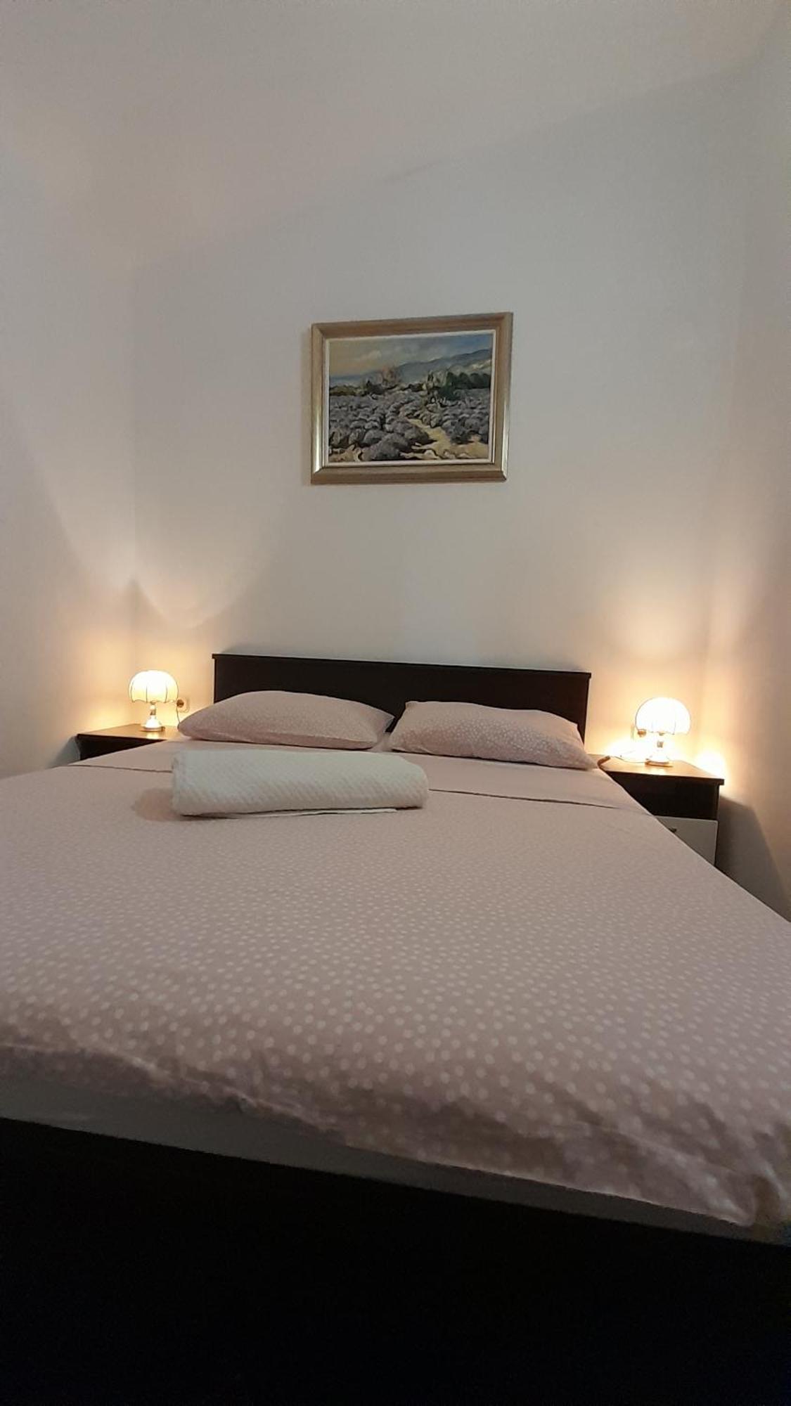 Apartmani Ivankovic Карлобаг Стая снимка