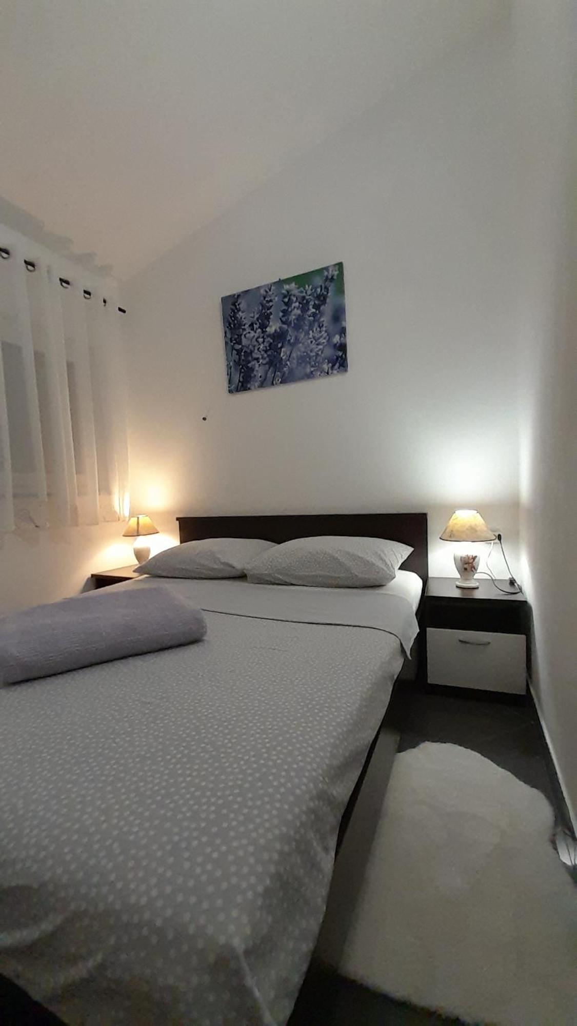 Apartmani Ivankovic Карлобаг Стая снимка